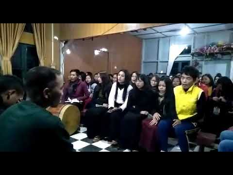 Lumen zan a zai thiam em em Darzo khua te kha. "Mi thianghlim kalna kawng hlui kha zawhin"