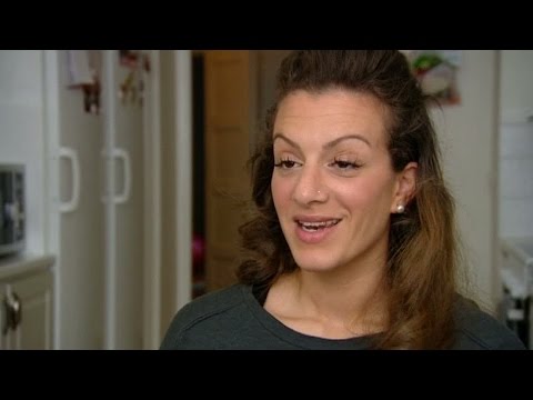 Julie Karlsson bakar till sina patienter - Hela Sverige Bakar (TV4)