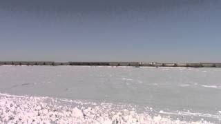 preview picture of video 'Three-way meet of Union Pacific trains east of Nevada, Iowa'