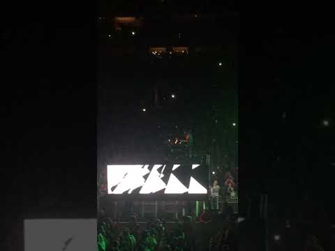 Andy Hurley Drum Solo Live @ The Wells Fargo Center 2017