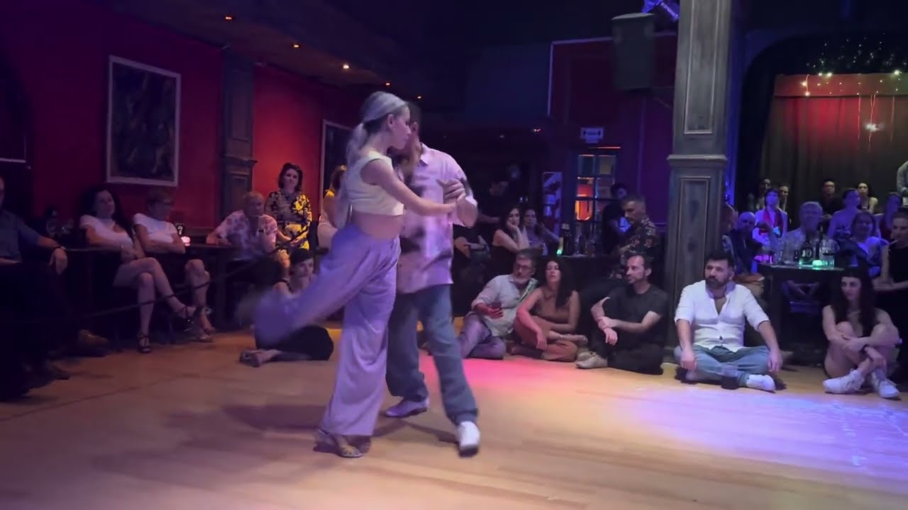 Video thumbnail for Delfina Pissani y Diego Martin Valero (Sobre el Pucho) 1/4