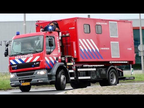 Brandweer eenheden en OVDG`s met spoed onderweg naar een Zeer Grote Brand in Vierpolders Tuindersweg