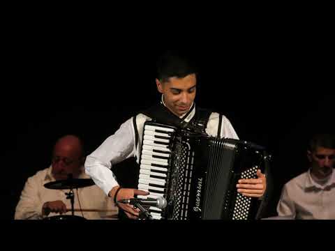 MARKO DINČIĆ - Ma făkut muma frumuasă, Uora lu Božin