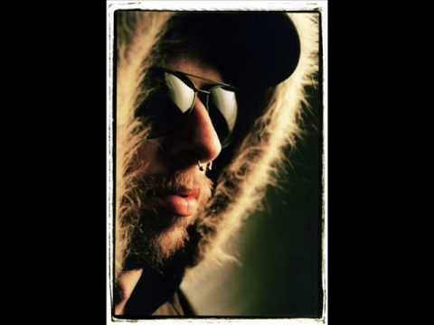 T. Raumschmiere - Animal Territory (feat. The Puppetmastaz)