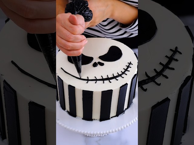 Vídeo relacionado con 100 Piezas Halloween Cupcake Toppers, Adorno para Tarta Fiesta de Decoracion, Calabaza, Fantasma, Murciélago, Cráneo y Araña Decoración para Halloween, Pasteles, Bocadillos, Frutas