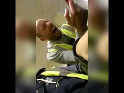 ini-orang-kenapa-ketawa-mulu-ya-ngakak-banget