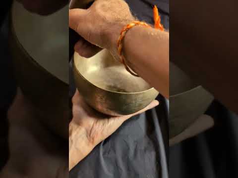 [A134] Old Thadobati singing bowl, ⌀16.6cm / 600g, 🔽 F#3 −50c (180 Hz), 🔼 B4 +25c (500 Hz) — VAYU sounds