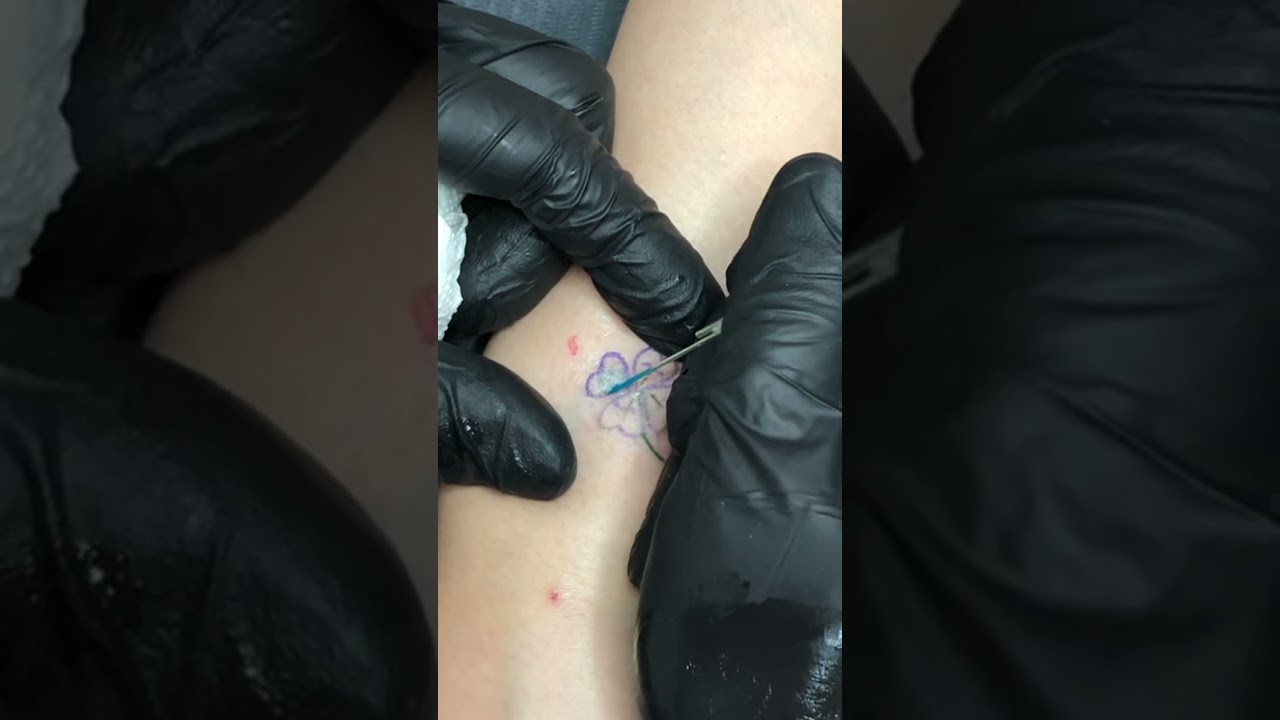 ☘️🍀 handpoke tattoo