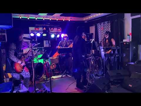 Twist and Shout/La Bamba Medley (Beatles/Ritchie Valens)