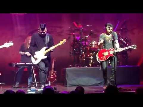 Gowan - Strange Animal - (guitar solos and ending) Richmond Hill, April 19, 2016