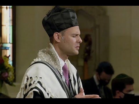 Cantor Schwartz Sings Kol Berama Nishma (“A Cry is heard in Ramah”)
