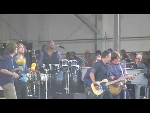 Bruce Springsteen & John Fogerty - "Proud Mary" - New Orleans @jazzfest - May 3rd 2014