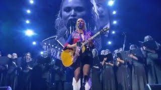 Miranda Lambert Performs Emotional Rendition Of Tin Man With Her High School Choir