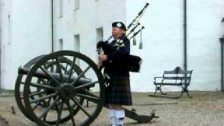 preview picture of video 'Blair Atholl Piper'