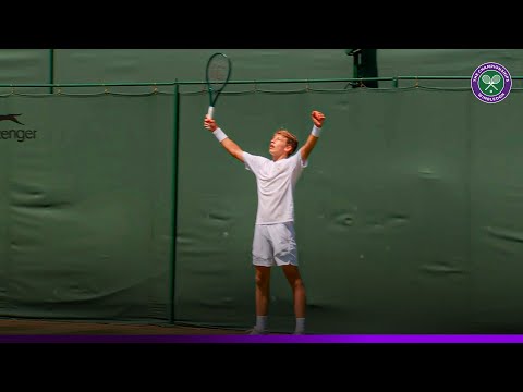 SENSATIONAL through the legs passing winner 🤯 | Is this the shot of the Championships? | Ziga Sesko