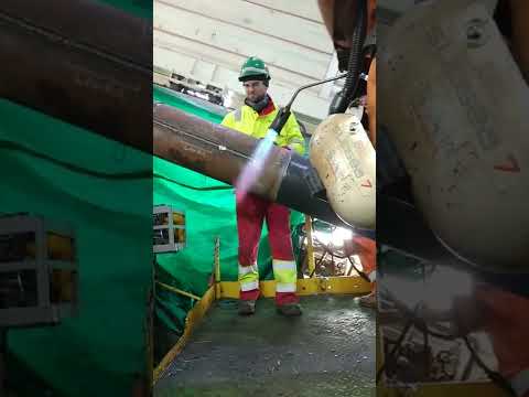 Pre-heating to the pipe for welding