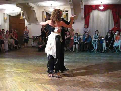  Horacio Godoy  and  Cecilia Garcia  are  dancing  to  a  tango