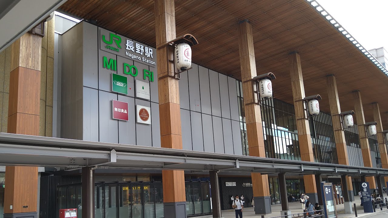 Immersive street-level walking tour through Nagano Zenkoji, Japan, showcasing authentic urban landscapes, local architecture, and the vibrant atmosphere of the city's neighborhoods