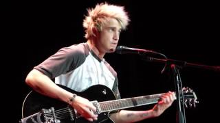 Dalton Rapattoni-The Acoustic Attempt Tour-CinCity,OH 3/30/2017 - Trust Nobody