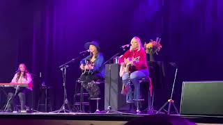 Lorrie Morgan &amp; Pam Tillis - Shake the Sugar Tree - Live