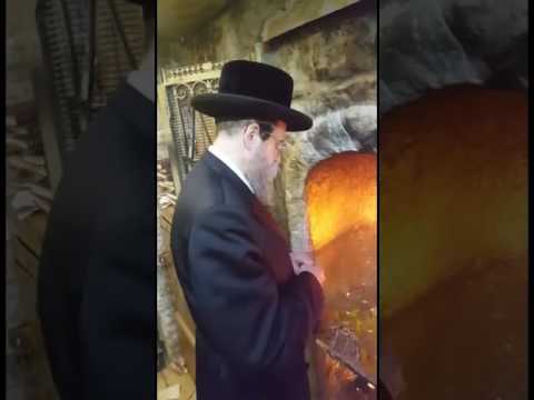 Boyan Rebbe Lights Candle For Sponsors Of Hachnosas Orchim In Meron Lag Baomer 5777