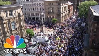 Manchester Vigil Unites In Song: 'Don't Look Back In Anger' | NBC News