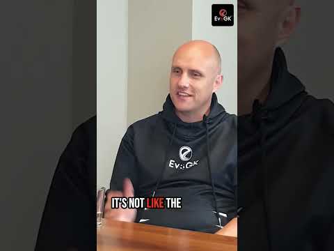 Are Goalkeepers Wired Differently?