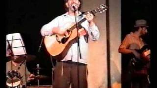 Carlebach Harachaman by Benyamin Steinberg Klezmer Festival Safed 2008 (הזמר והיוצר בנימין שטיינברג) - התמונה מוצגת ישירות מתוך אתר האינטרנט יוטיוב. זכויות היוצרים בתמונה שייכות ליוצרה. קישור קרדיט למקור התוכן נמצא בתוך דף הסרטון