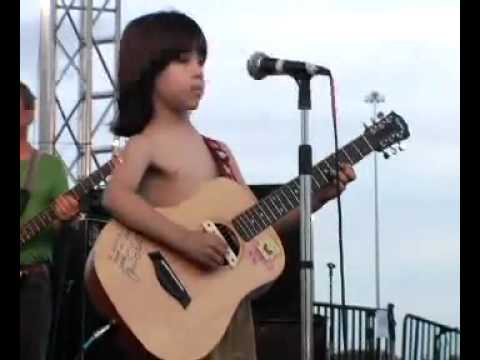 Lucciano Pizzichini - 7-Year-Old Guitar Master