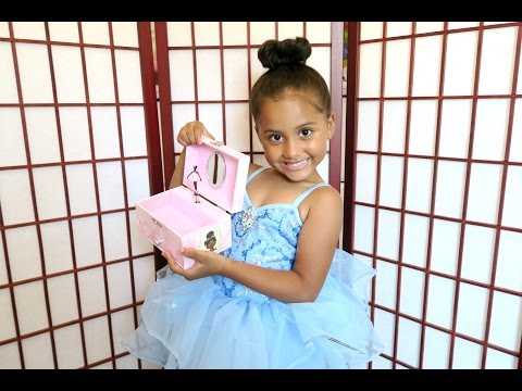 download lagu mp3 mp4 Nia Ballerina Uk, download lagu Nia Ballerina Uk gratis, unduh video klip Nia Ballerina Uk