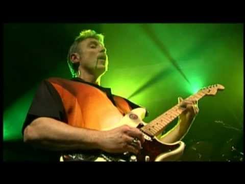 Oreo Blue feat Gary Hutchison "Voodoo Child (Slight Return)" (Jimi Hendrix Cover)