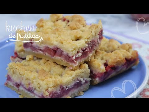 4-ingredient crumb kuchen / Recipe with fresh strawberries and no added sugar