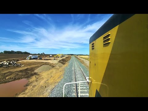 4904 - EL55 on the Western line & though Inverleigh derailment site.