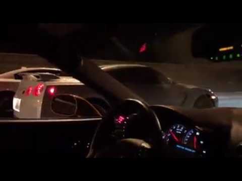 Charger Hellcat vs GTR