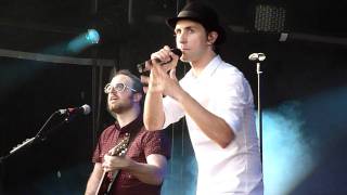 BY THE MONUMENT MAXIMO PARK SUNDAE IN THE PARK