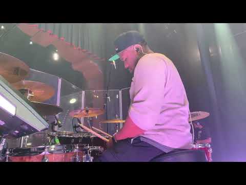 Nat Stokes soundcheck playing A-Flat by Black Violin