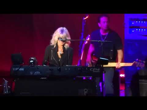 Lindsey Buckingham & Christine McVie | You Make Loving Fun (Fleetwood Mac) | live Greek LA 2017