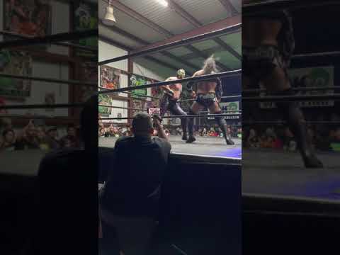 Mil Muertes vs Cuervo  Loko wrestling Houston texas premier arena