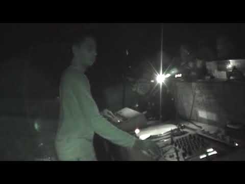 Jeff Mills TR-909 DJ Shufflemaster at Maniac Love Tokyo 1999