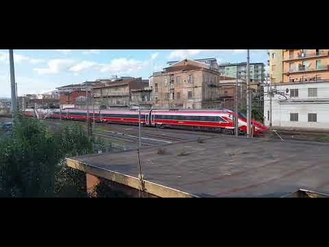 Frecciarossa Roma Termini-Reggio Calabria Centrale in arrivo alla stazione di Battipaglia.