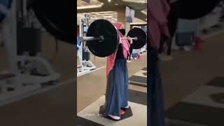 Download lagu Gadis Berhijab Berolahraga di GYM #hijab #shots mp3