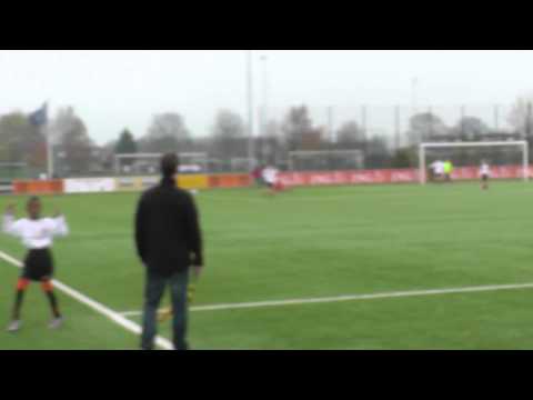 5 nov 2014 VV De Meern D3  - Montfoort D1 beker 2-2 Overtreding Ouail
