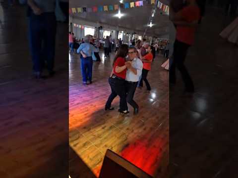 no clube Guarani em Itapejara do Oeste no Paraná.Brasil #shotrs #baile #dancarinos #dança #dance