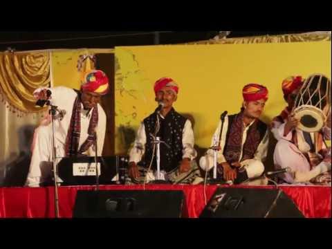 Pete Lockett with 24 Rajasthani Folk musicians live in India 2011