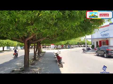 Manter a cidade limpa e bem cuidada faz parte da rotina da Prefeitura de São Benedito do Rio Preto-M