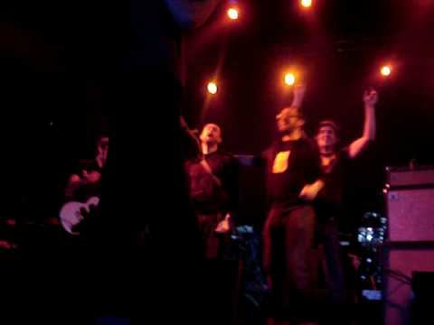 Ellos - El regalo (con coro del público). 08/11/08 Granada