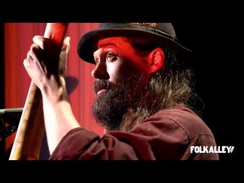 Folk Alley Sessions: The Howlin' Brothers  - "Gone"