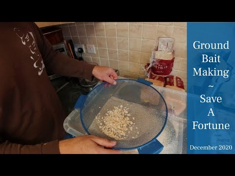 How To Make Your Own Groundbait Very Cheaply - Liquidised Bread - White Crumb - (Video196)