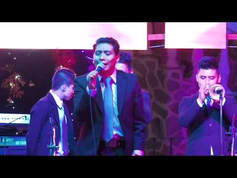 No te Rindas - Ministerio El Amor de Dios (Live)