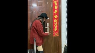 Download lagu Pasangan pedesaan yang kocak, lelucon sehari-hari mereka akan membuat Anda tertawa terbahak-bahak. mp3